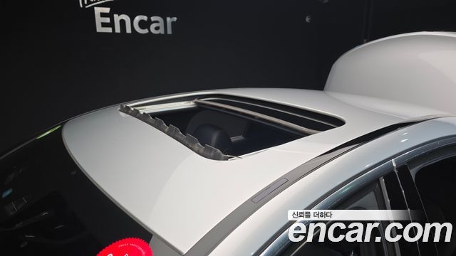 Mercedes-Benz C-Class 2018 — photo 19