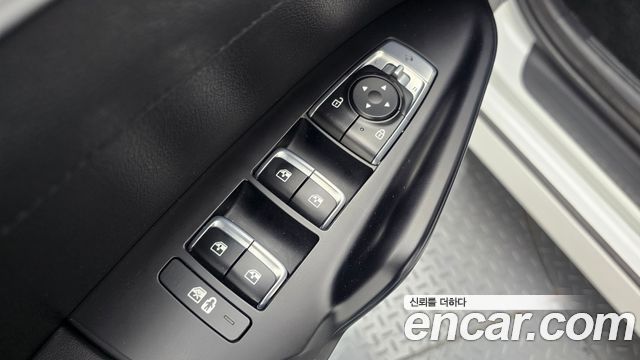 Kia K5 2023 — photo 18