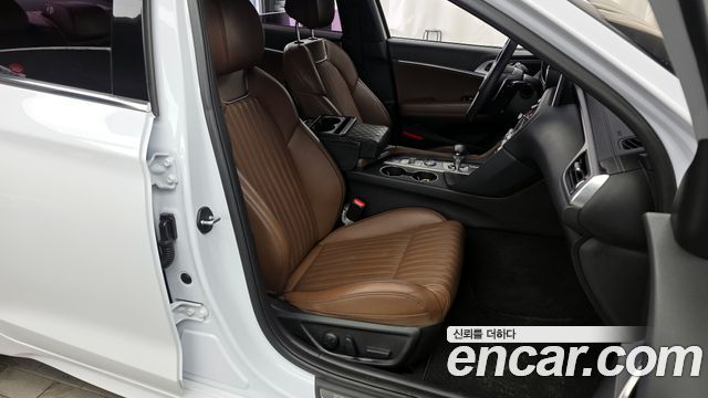 Genesis G70 2019 — photo 17