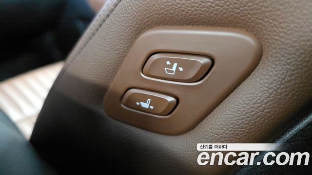 Genesis G70 2019 — photo 24