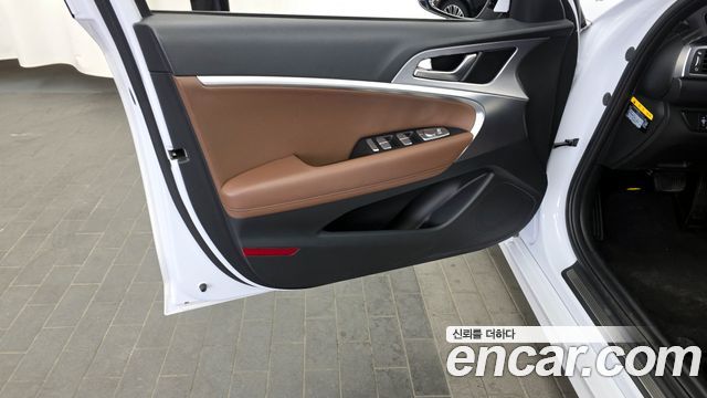 Genesis G70 2019 — photo 14
