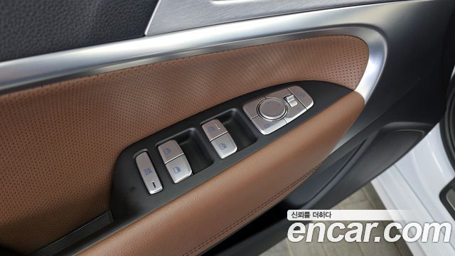Genesis G70 2019 — photo 32