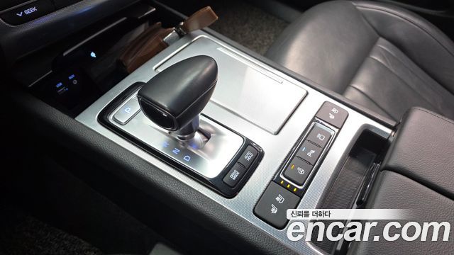 Genesis G80 2018 — photo 9