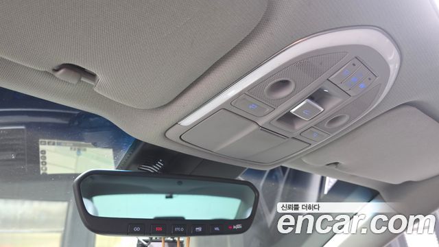 Genesis G80 2018 — photo 18