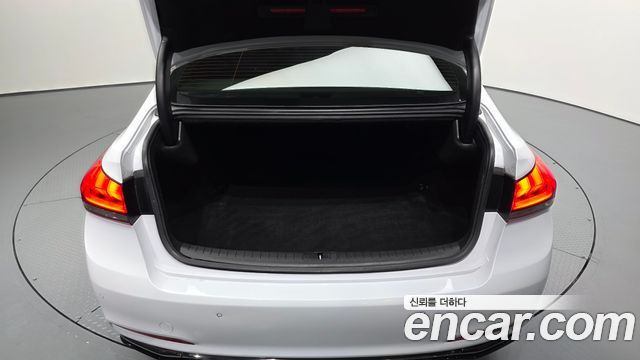 Genesis G80 2018 — photo 20