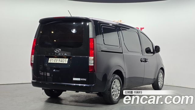 Hyundai Staria 2023 — photo 2