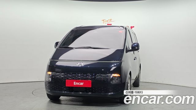 Hyundai Staria 2023 — photo 3