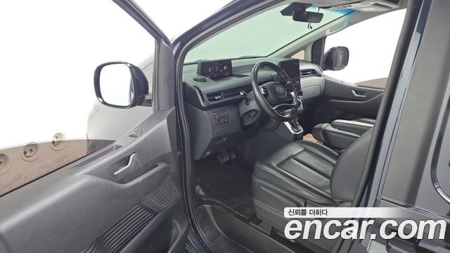 Hyundai Staria 2023 — photo 13