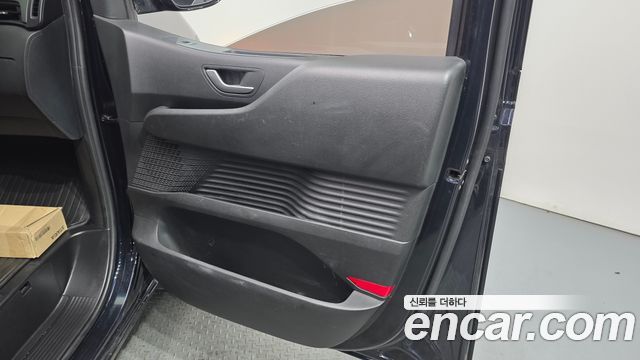 Hyundai Staria 2023 — photo 14
