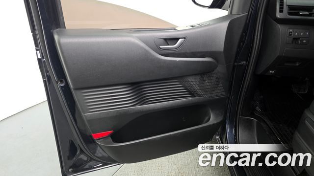 Hyundai Staria 2023 — photo 15