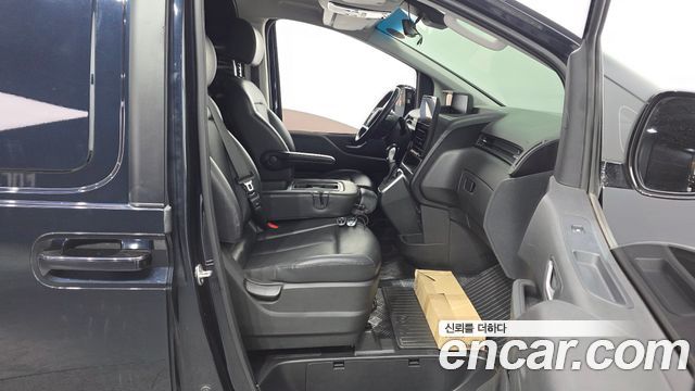 Hyundai Staria 2023 — photo 16