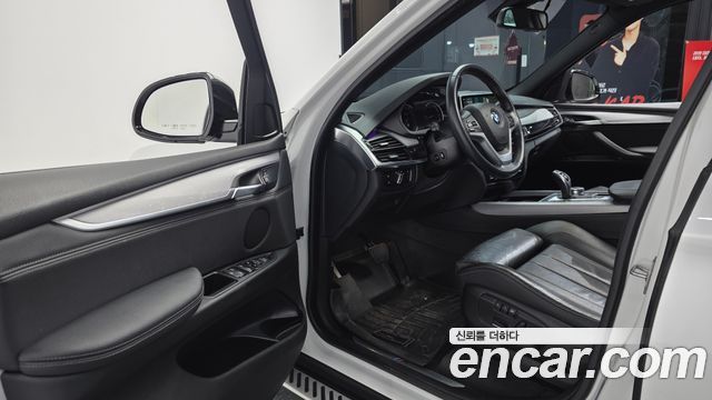 BMW X5 2018 — photo 10