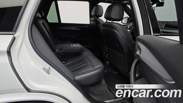 BMW X5 2018 — photo 12
