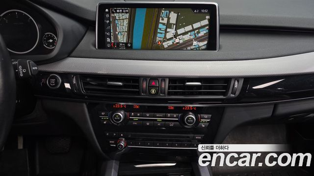 BMW X5 2018 — photo 16