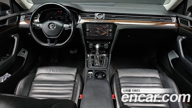 Volkswagen Passat 2018 — photo 7