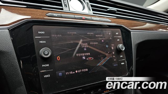 Volkswagen Passat 2018 — photo 15