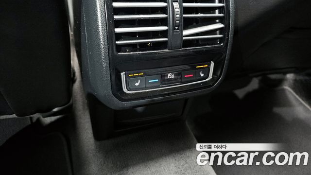 Volkswagen Passat 2018 — photo 19