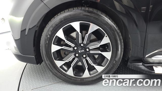 Kia Canival 2021 — photo 5
