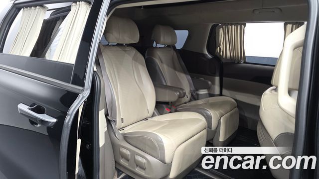 Kia Canival 2021 — photo 12