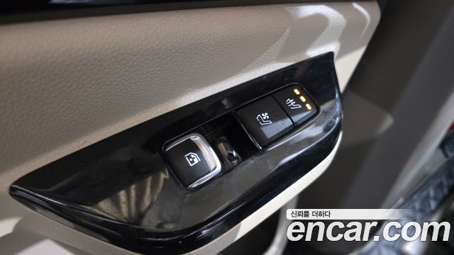 Kia Canival 2021 — photo 18