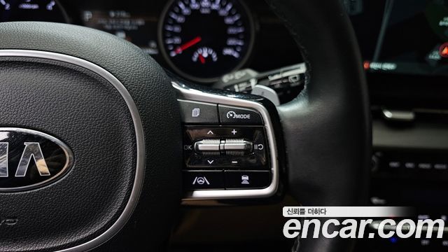 Kia Canival 2021 — photo 18