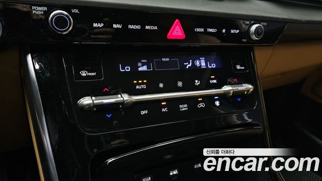 Kia Canival 2021 — photo 19