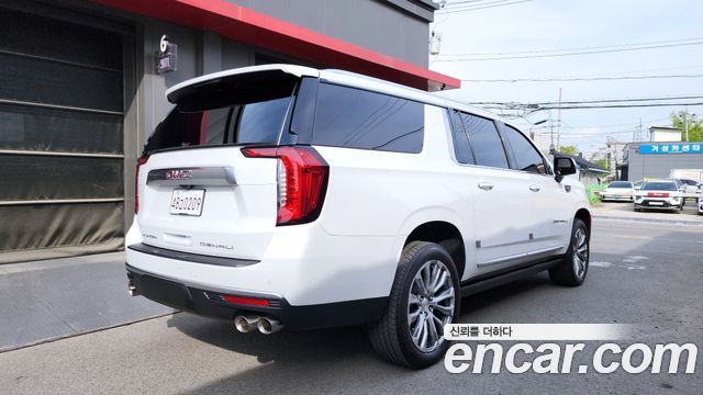 GMC Yukon 2021 — photo 2
