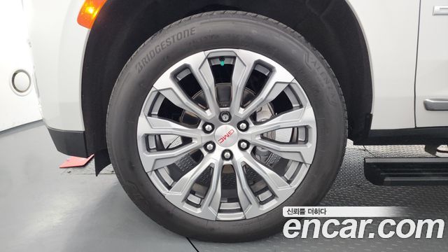 GMC Yukon 2021 — photo 5