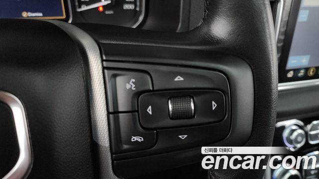 GMC Yukon 2021 — photo 20
