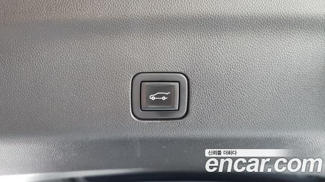 GMC Yukon 2021 — photo 23
