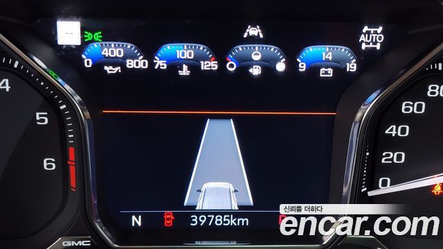 GMC Yukon 2021 — photo 25