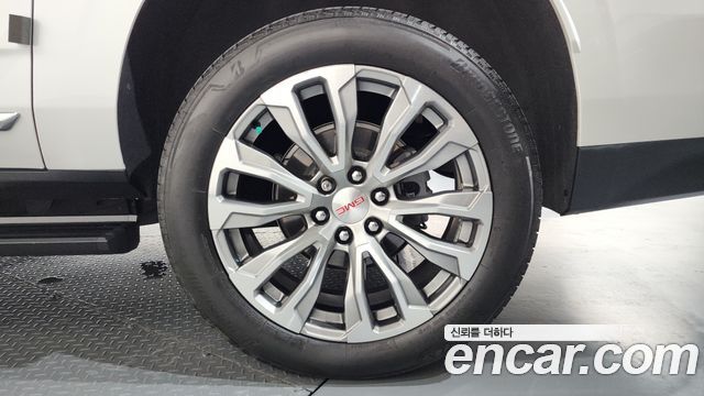 GMC Yukon 2021 — photo 7