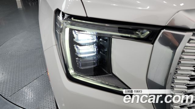 GMC Yukon 2021 — photo 8