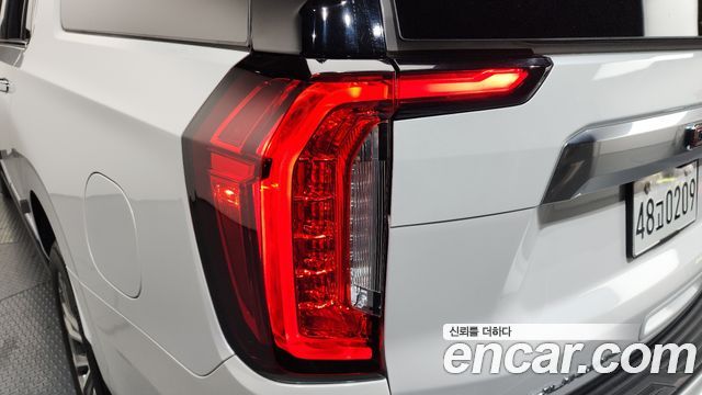 GMC Yukon 2021 — photo 9