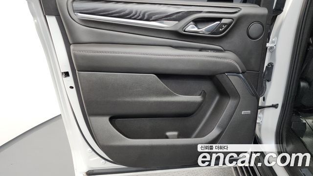 GMC Yukon 2021 — photo 14