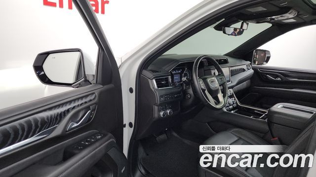 GMC Yukon 2021 — photo 16