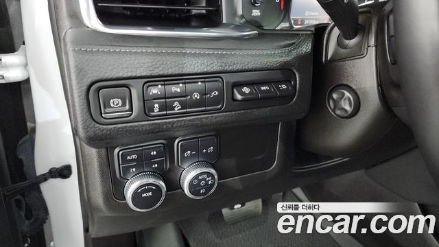 GMC Yukon 2021 — photo 28