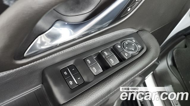 GMC Yukon 2021 — photo 29