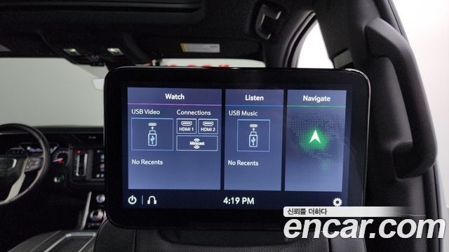 GMC Yukon 2021 — photo 32