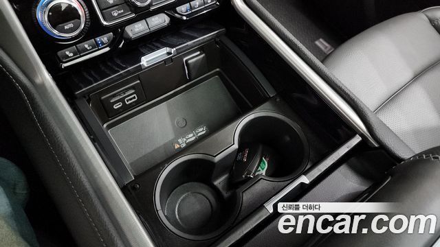 GMC Yukon 2021 — photo 34