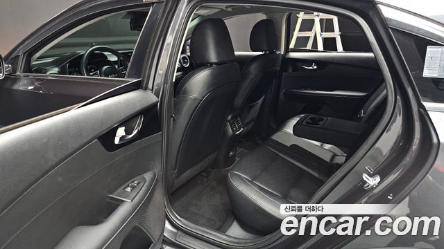 Kia K3 2022 — photo 18