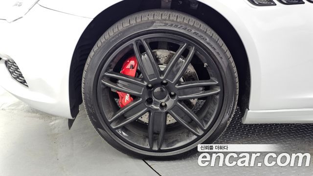 Maserati Quattroporte 2017 — photo 5