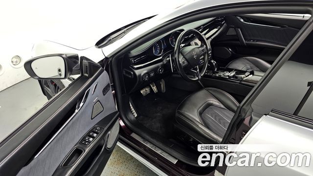 Maserati Quattroporte 2017 — photo 10