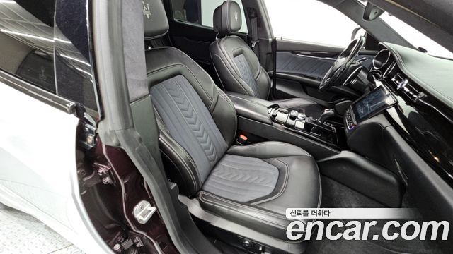 Maserati Quattroporte 2017 — photo 18