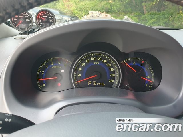 Kia Canival 2011 — photo 11