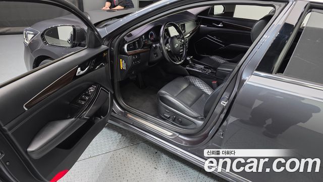 Kia K7 2018 — photo 10