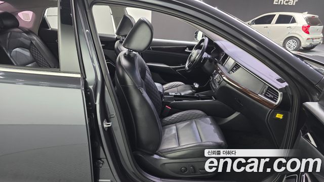 Kia K7 2018 — photo 12