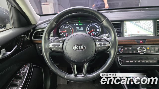 Kia K7 2018 — photo 13
