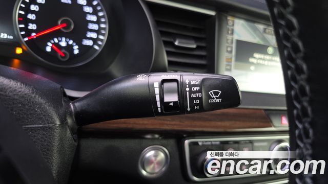 Kia K7 2018 — photo 16