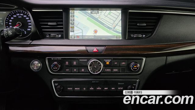 Kia K7 2018 — photo 18